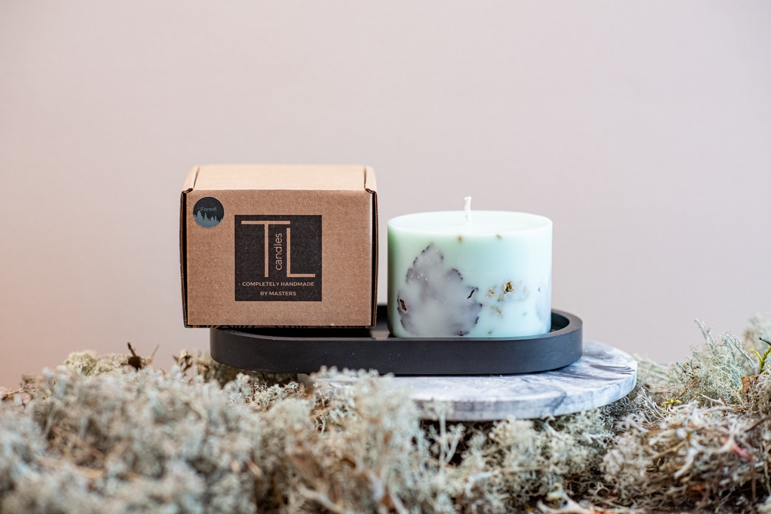 Hand-made Soy Wax Candle with Forest Scent – Mint Green