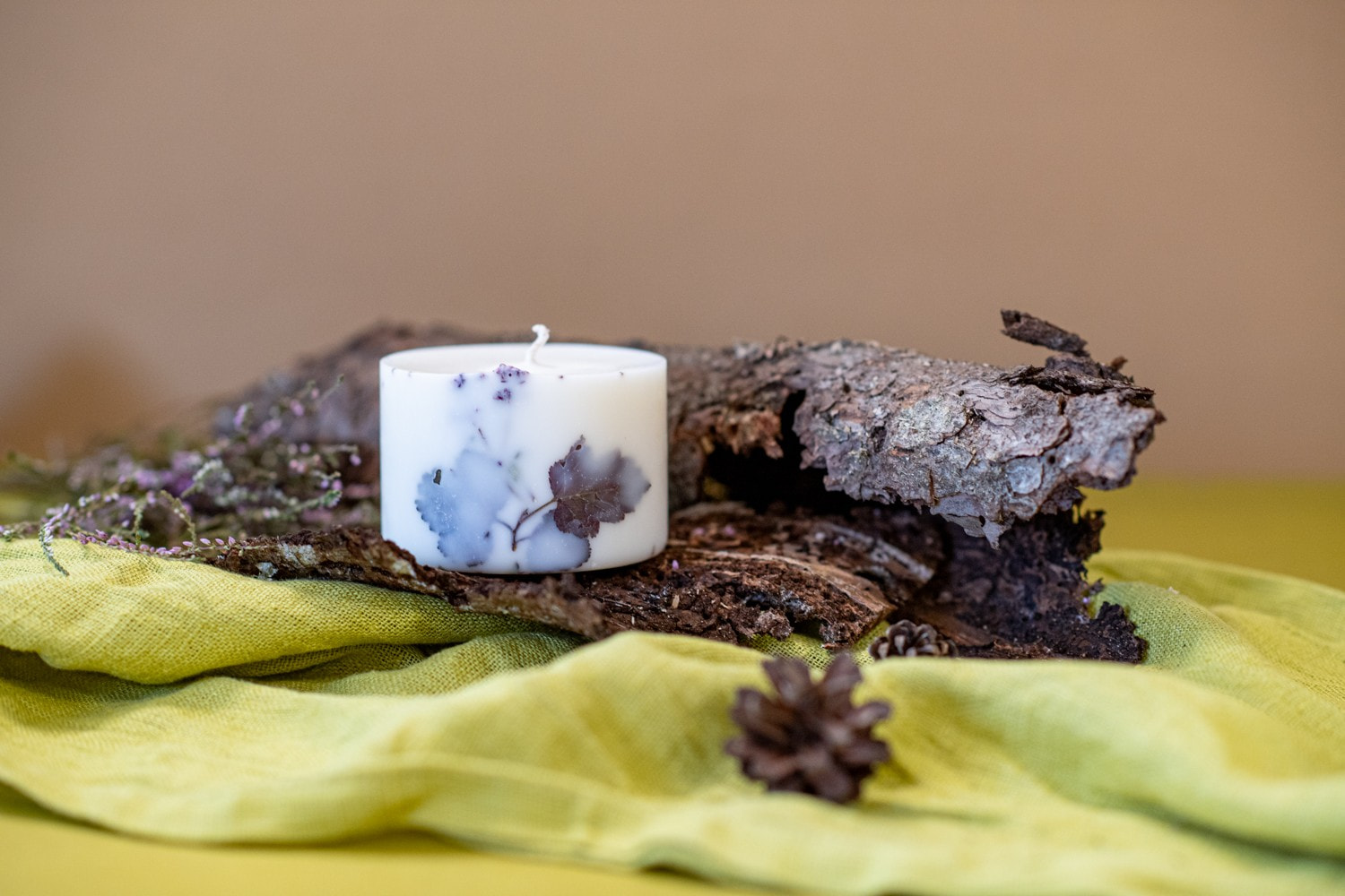 Hand-made Soy Wax Candle with Forest Scent – White
