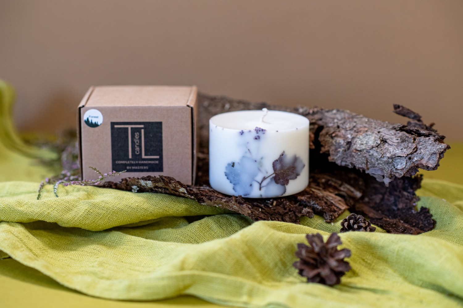 Hand-made Soy Wax Candle with Forest Scent – White