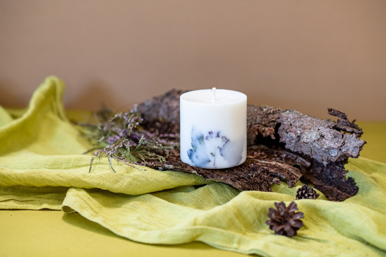 Hand-made Soy Wax Candle with Forest Scent – White