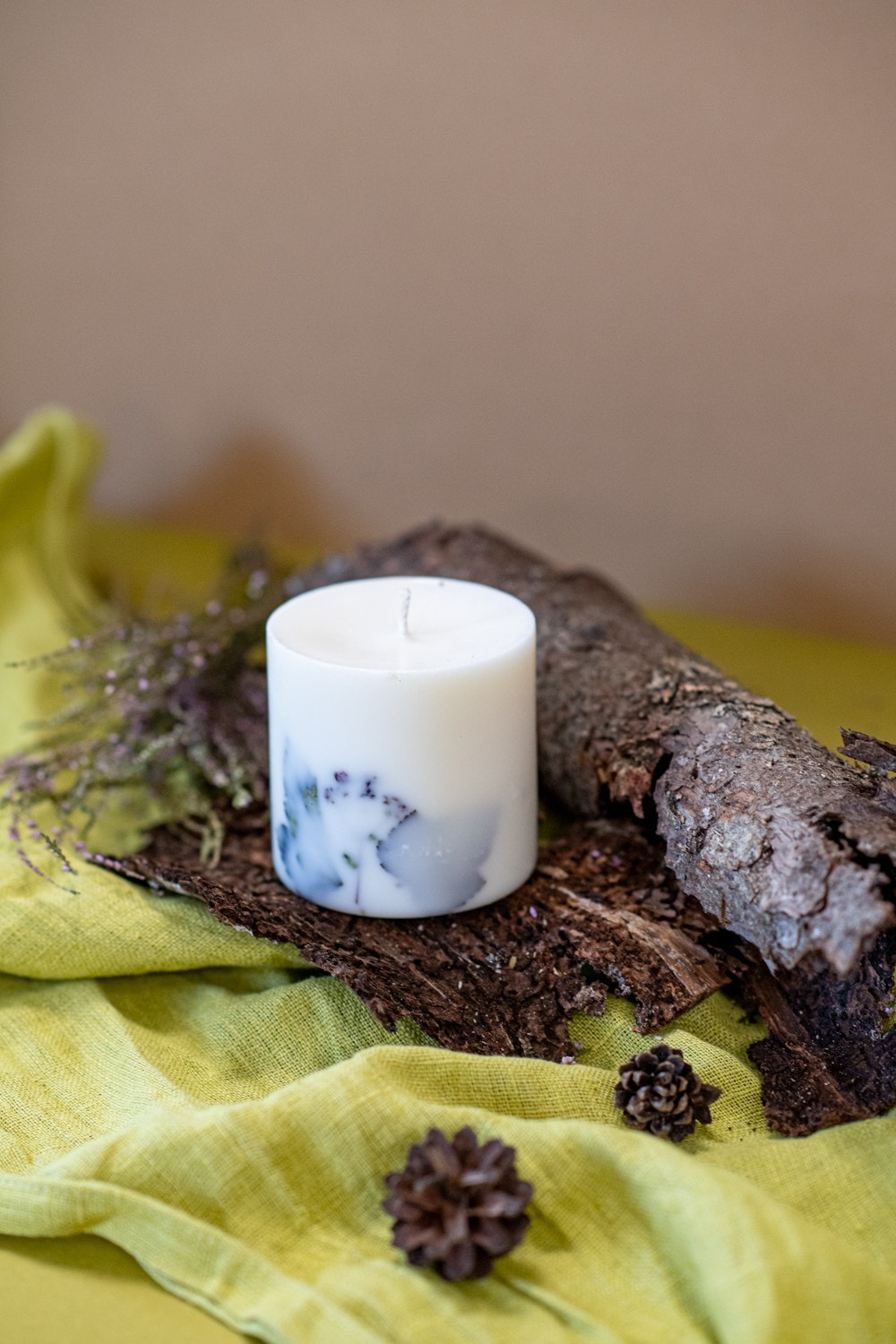 Hand-made Soy Wax Candle with Forest Scent – White